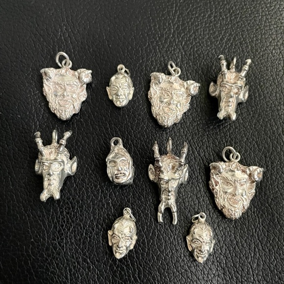 Lot of 68 Sterling Silver quality charms pendants - Picture 8 of 13